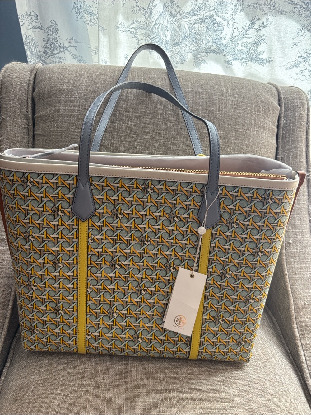 New with Tags Tory Burch Perry Triple Compartment Tote Bag in Basketweave Print - Picture 12 of 16